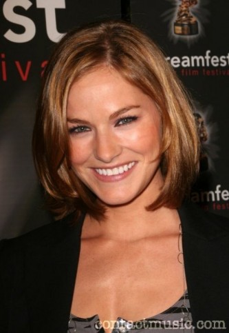 Kelly Overton Fotoğrafı