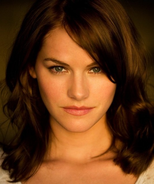 Kelly Overton Fotoğrafı