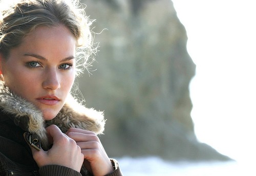 Kelly Overton Fotoğrafı