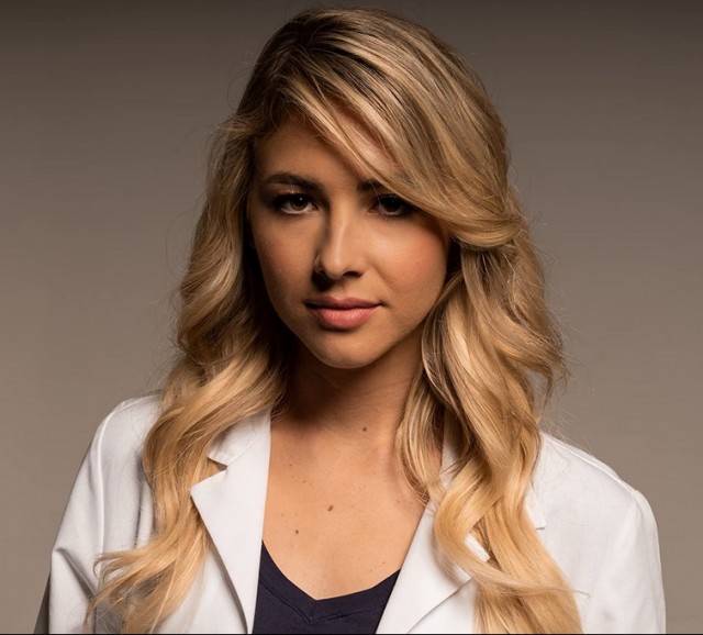 Gigi  Gustin fotoğrafı