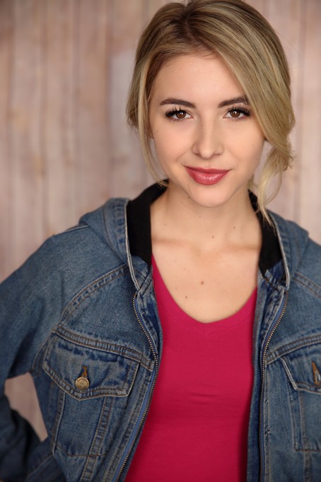 Gigi  Gustin fotoğrafı