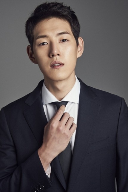 Lee Jae-woo (i) fotoğrafı