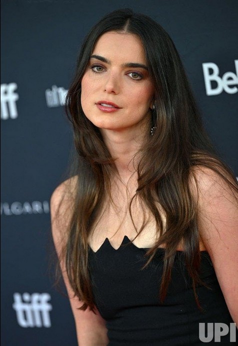 Dylan Gelula Fotoğrafı