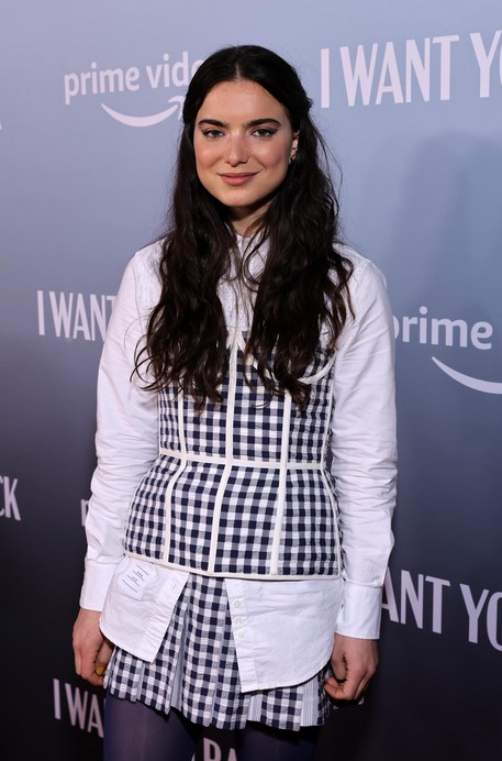 Dylan Gelula fotoğrafı