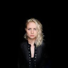 Niamh Algar Fotoğrafı