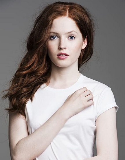 Ellie Bamber Fotoğrafı