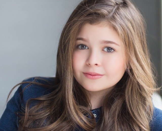 Addison Riecke fotoğrafı