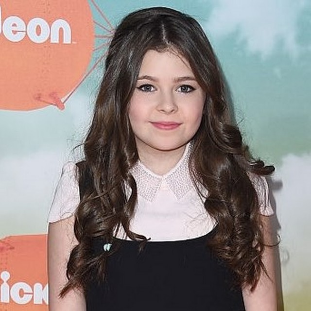 Addison Riecke fotoğrafı