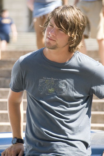 Zachary Knighton fotoğrafı