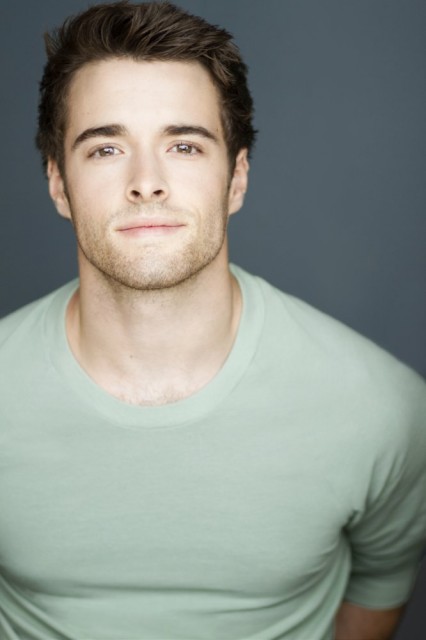 Corey  Cott fotoğrafı