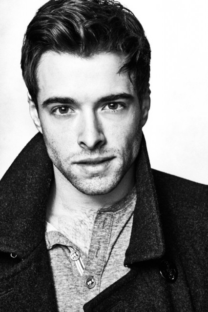 Corey  Cott fotoğrafı