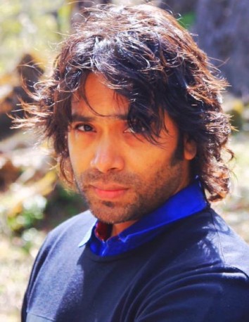 Aditya  Om fotoğrafı