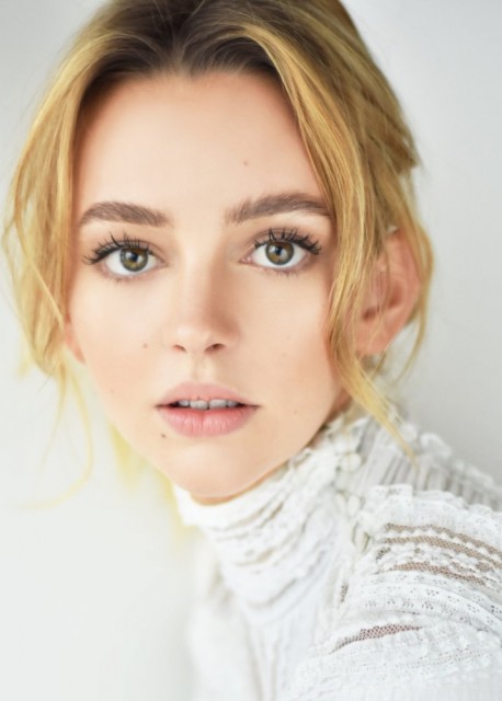 Natasha Bassett Fotoğrafı