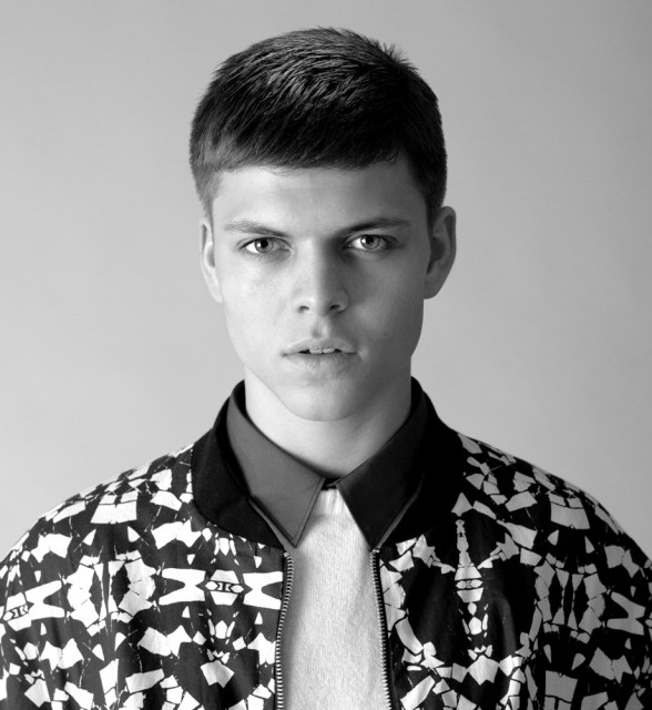 Alex Høgh  Andersen fotoğrafı
