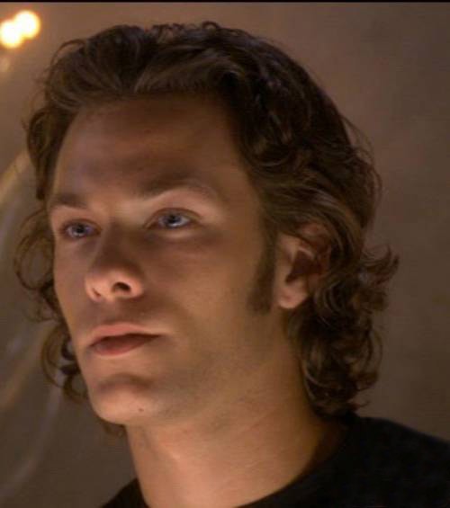 Kyle Schmid Fotoğrafı