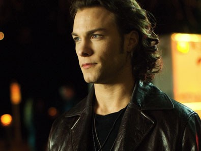 Kyle Schmid Fotoğrafı
