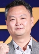 Kang Yoon-Sung fotoğrafı