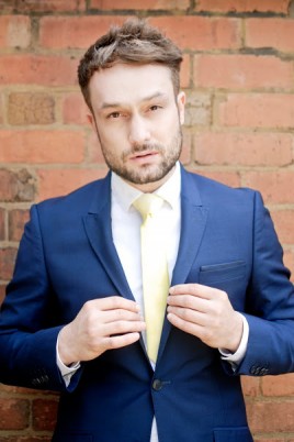 Patrick  Knowles fotoğrafı