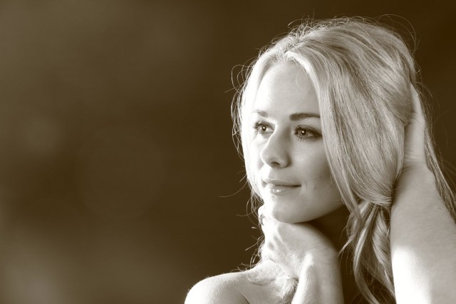 Lora  Burke fotoğrafı