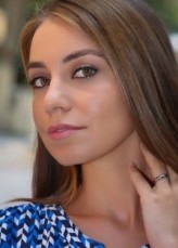 Esra Öztop fotoğrafı