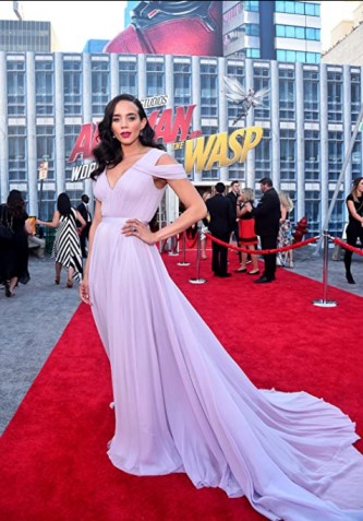Hannah John-Kamen Fotoğrafı