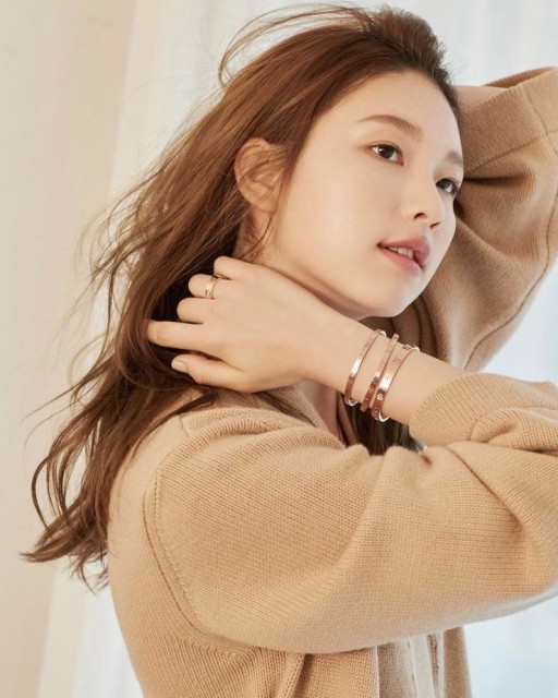 Kim Jin-kyung fotoğrafı