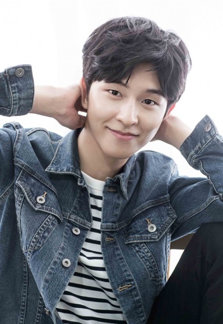 Hong Kyung fotoğrafı