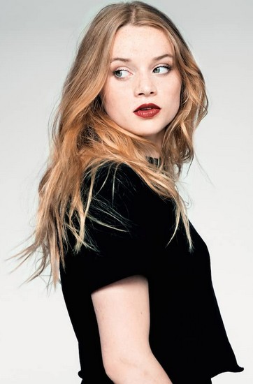 Luna Wedler Fotoğrafı