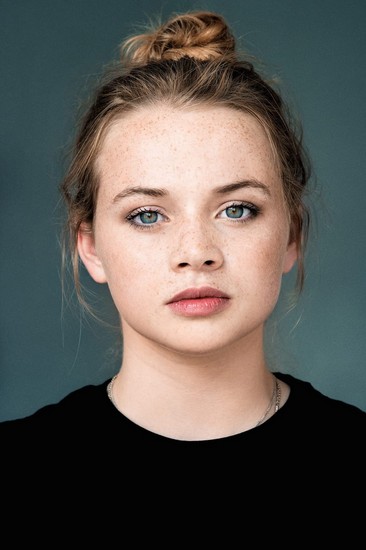 Luna Wedler Fotoğrafı