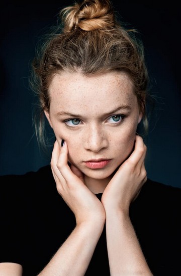 Luna Wedler Fotoğrafı