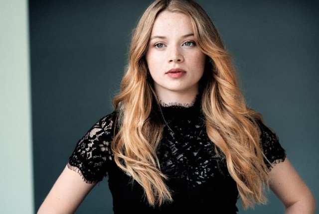 Luna Wedler Fotoğrafı