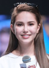 Hannah Quinlivan fotoğrafı