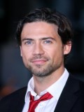 Adam Rayner fotoğrafı