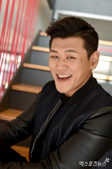 Kang Hong-suk Fotoğrafı