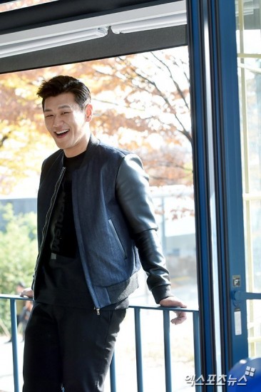 Kang Hong-suk Fotoğrafı