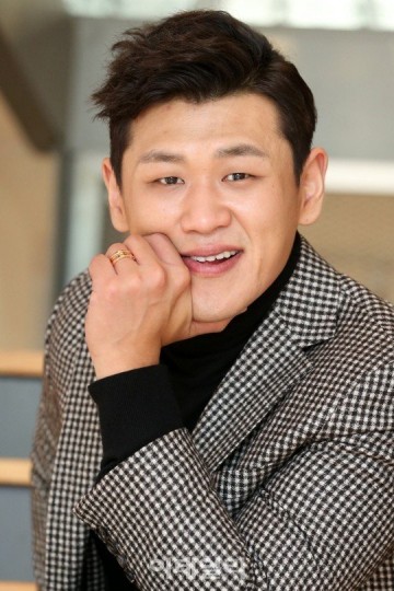 Kang Hong-suk Fotoğrafı