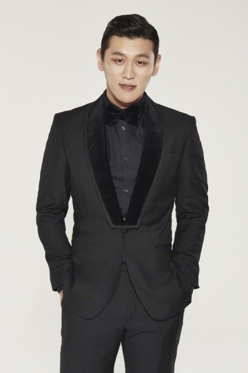 Kang Hong-suk fotoğrafı