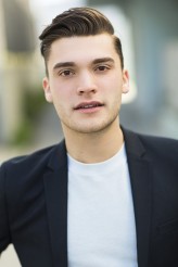 Tucker Aust fotoğrafı