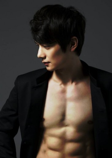 Kim San (i) fotoğrafı