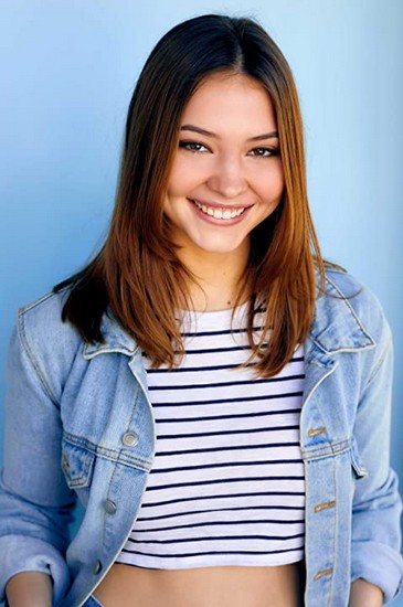 Madelyn Cline Fotoğrafı