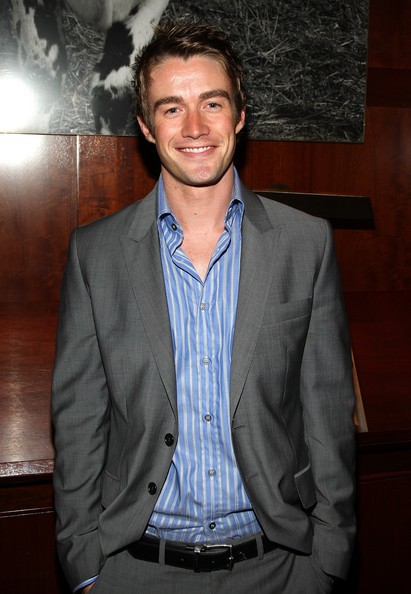 Robert Buckley Fotoğrafı