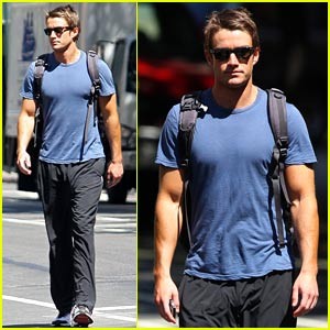 Robert Buckley Fotoğrafı
