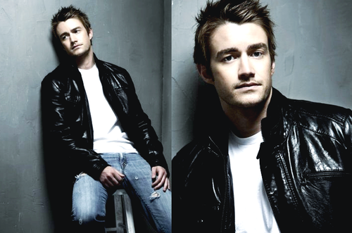 Robert Buckley fotoğrafı
