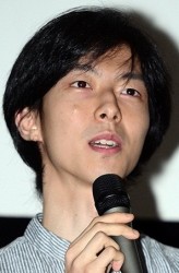 Sung Ho-Jun fotoğrafı