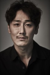 Yoon Jin-Young fotoğrafı