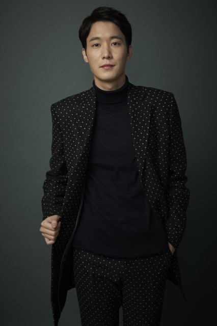 Jang Yool fotoğrafı