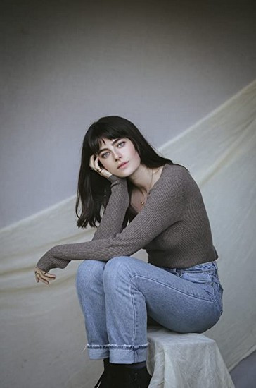 Millie Brady Fotoğrafı