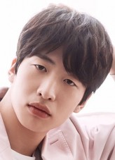 Yoo Su-Bin fotoğrafı