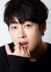 Min Pil-Jun fotoğrafı