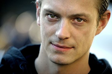 Joel Kinnaman Fotoğrafı